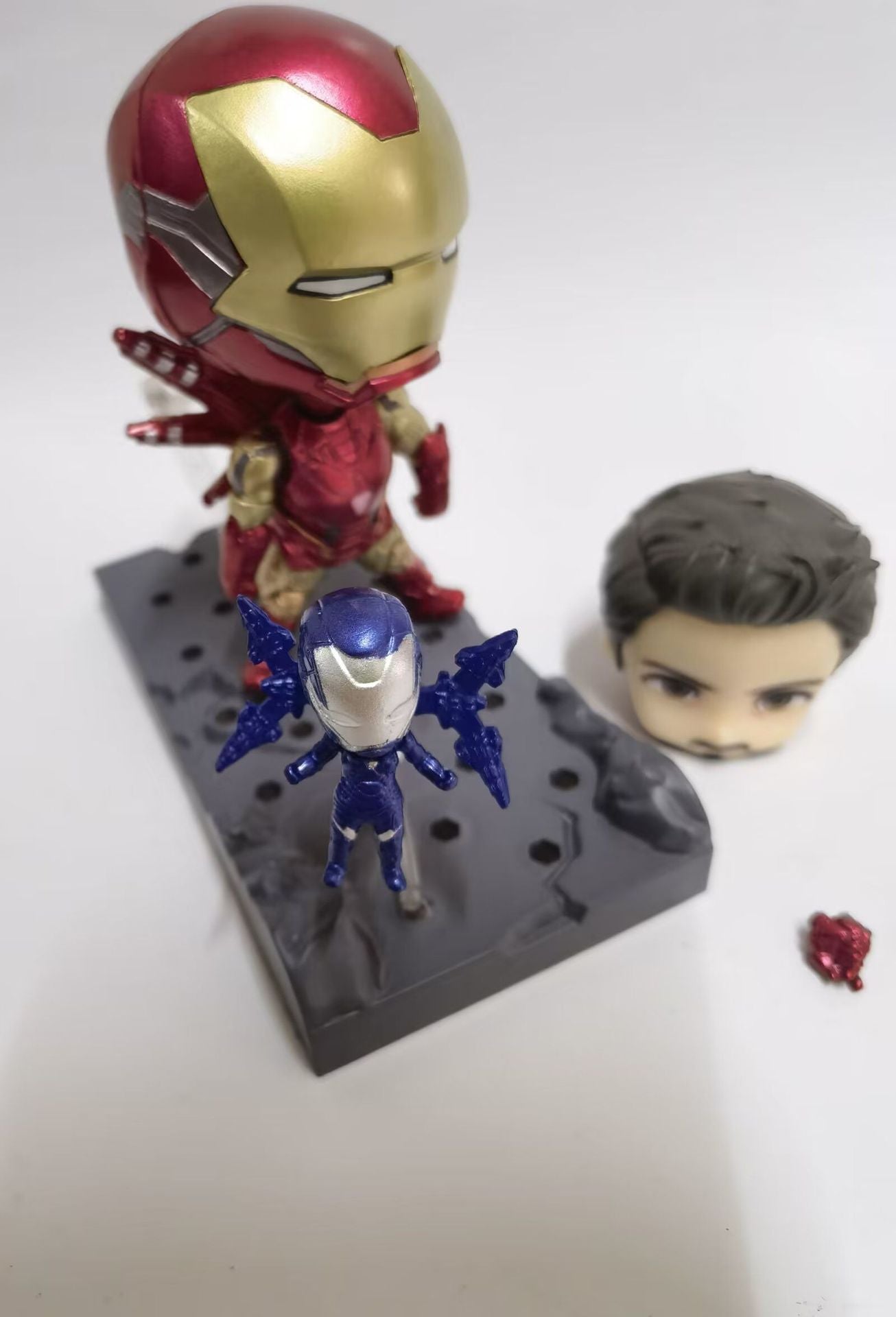 Q Version Clay Figure Avengers 4 Final Battle 1230dx Iron Man Mk85 Movie Surrounding Hand Office